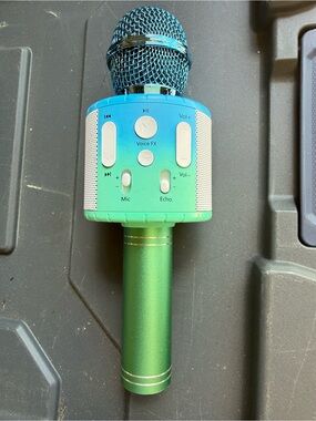 Move2Play Kids Star Karaoke Microphone Bluetooth